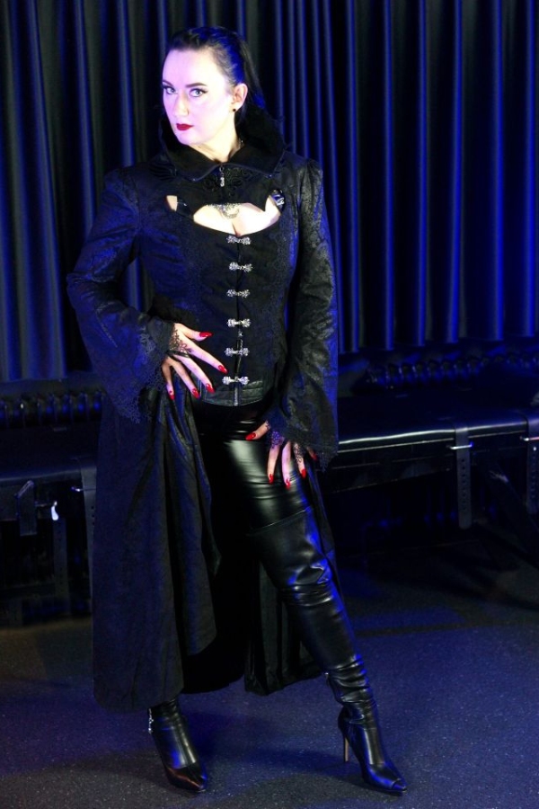 Herrin Astoria - Domina im Dominastudio TBZ