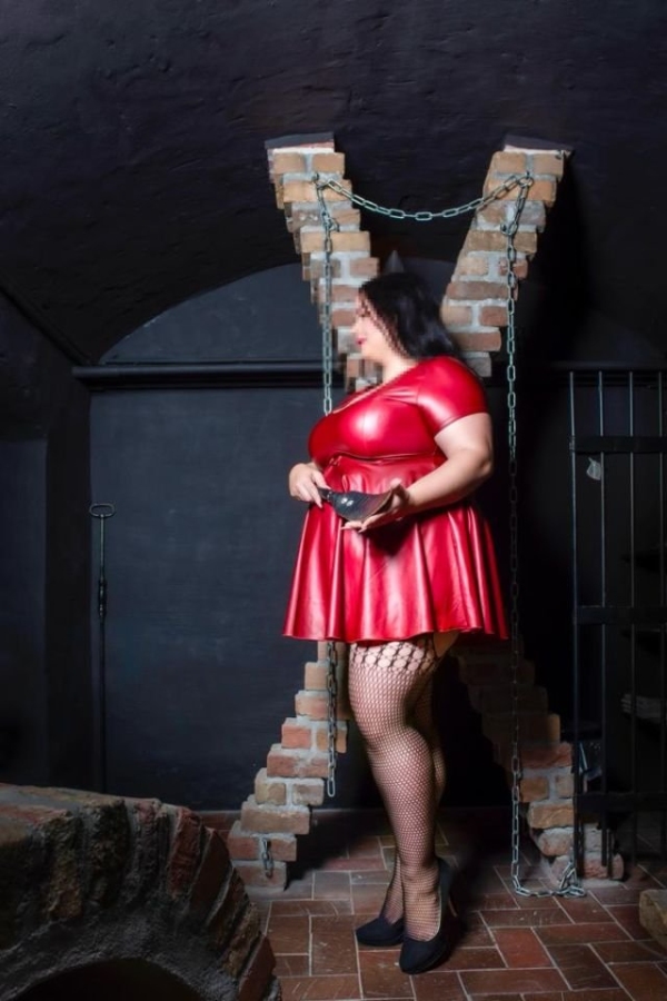 Clara Lux - Domina im Dominastudio TBZ